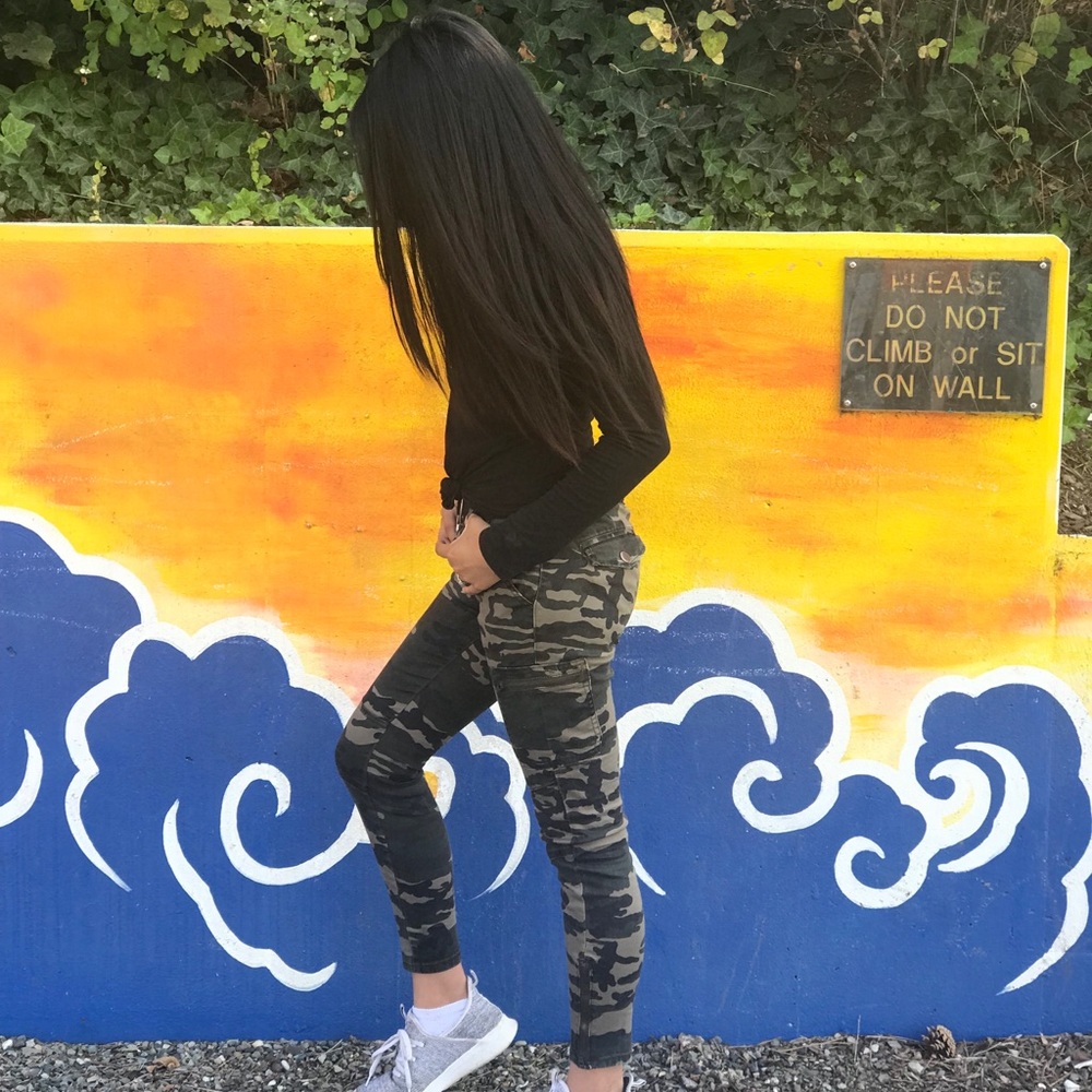 Camo skinny jeans